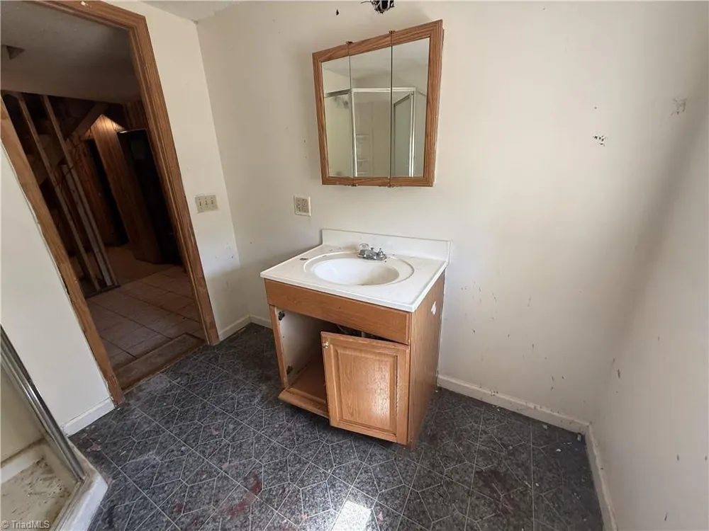 5170 NC Highway 700 Eden, NC 27288
