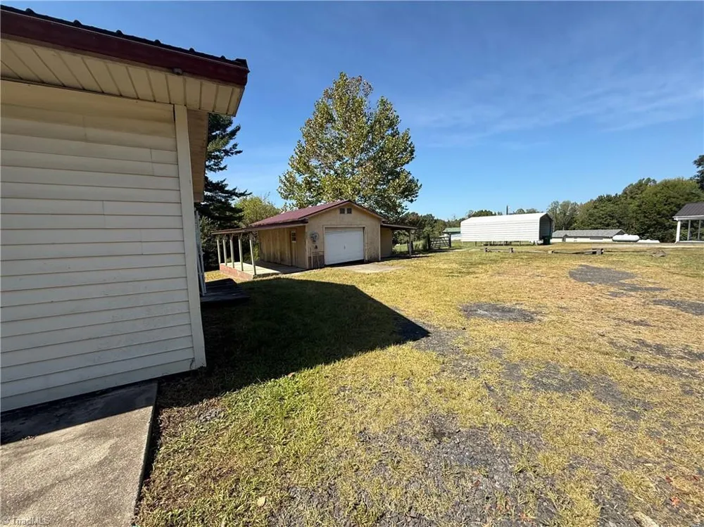5170 NC Highway 700 Eden, NC 27288