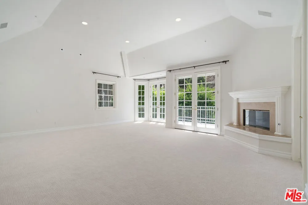 1481 Bienveneda Avenue Pacific Palisades, CA 90272