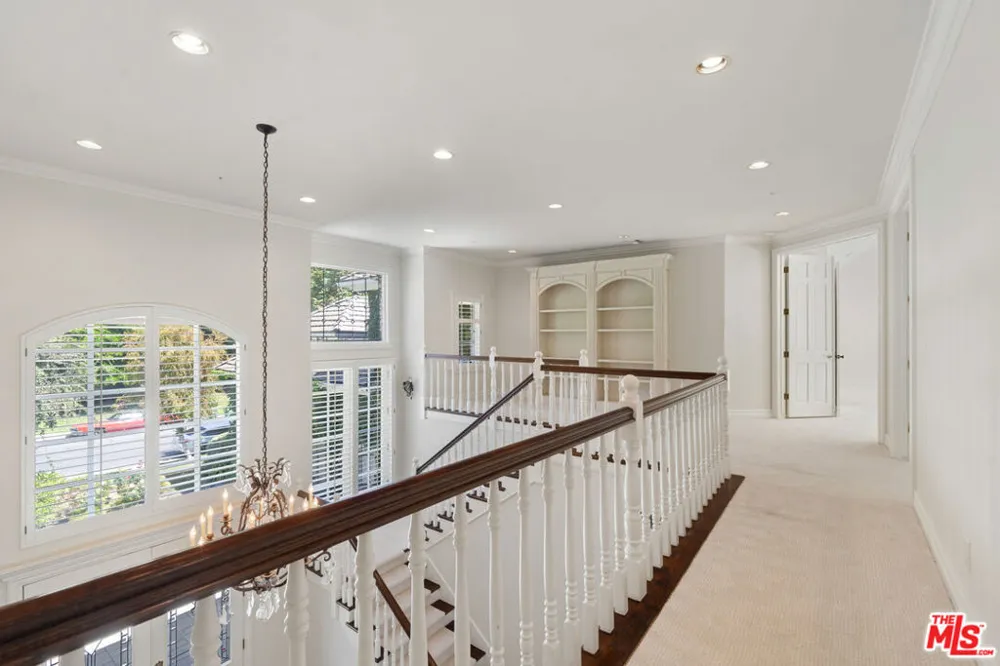 1481 Bienveneda Avenue Pacific Palisades, CA 90272