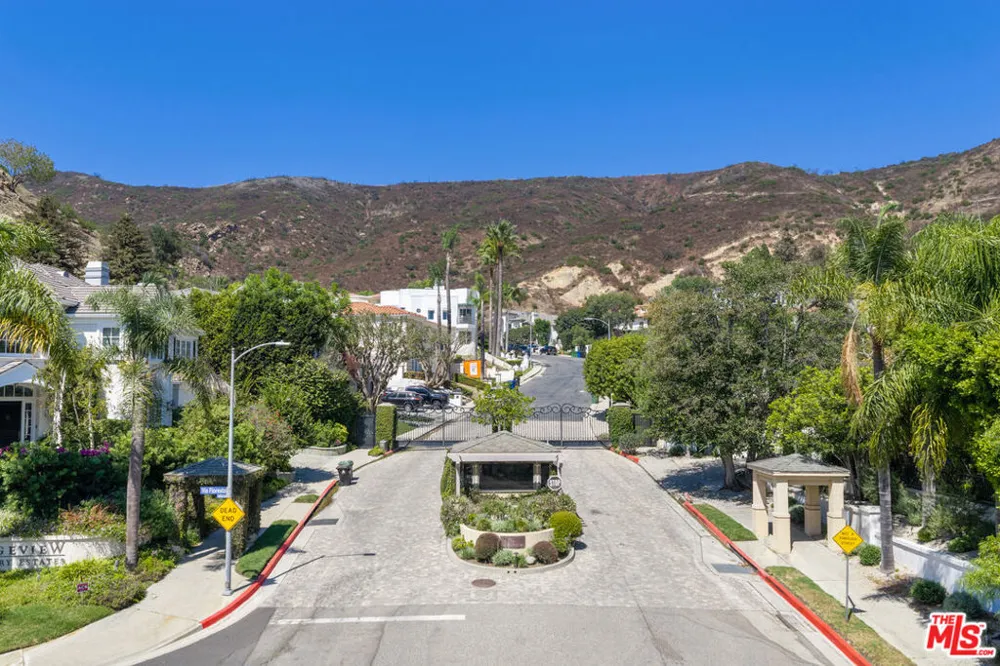 1481 Bienveneda Avenue Pacific Palisades, CA 90272