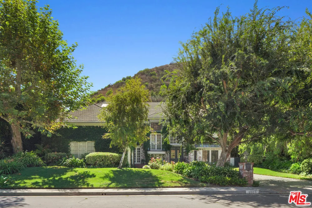 1481 Bienveneda Avenue Pacific Palisades, CA 90272