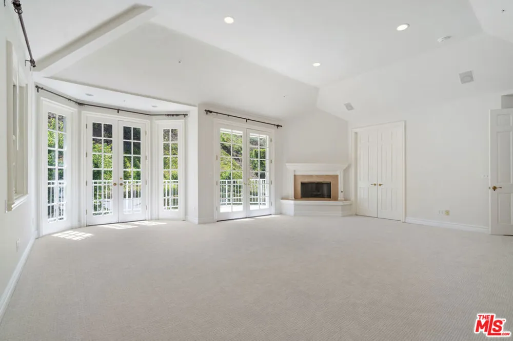 1481 Bienveneda Avenue Pacific Palisades, CA 90272