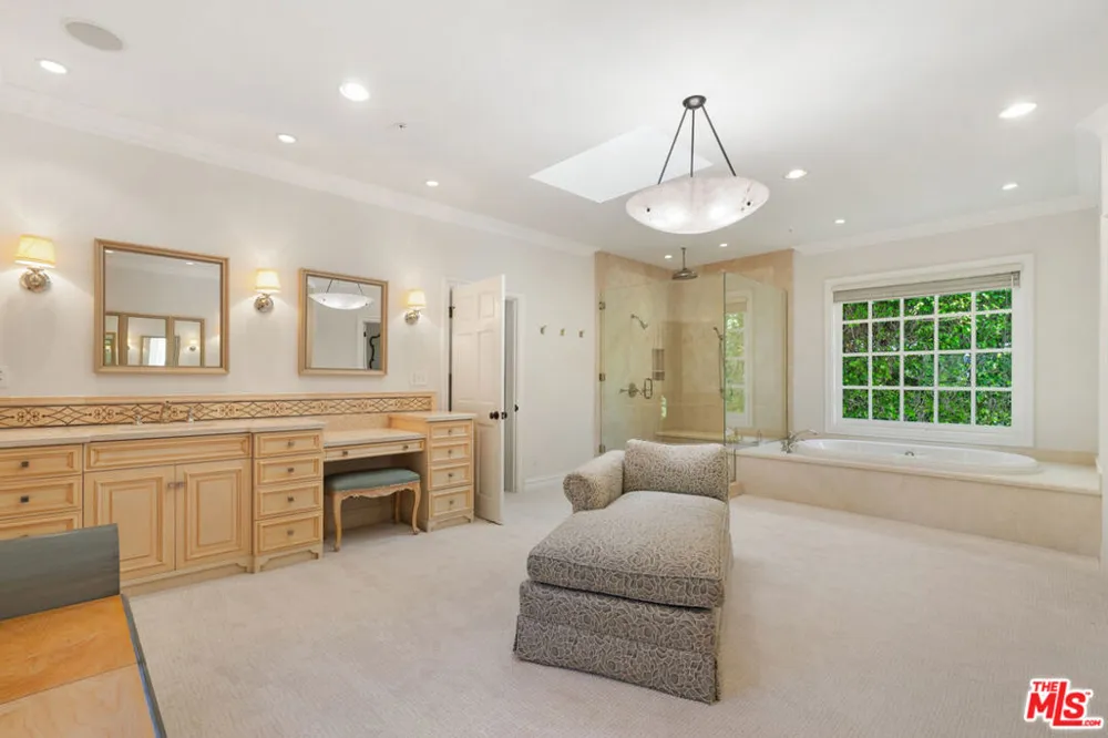 1481 Bienveneda Avenue Pacific Palisades, CA 90272