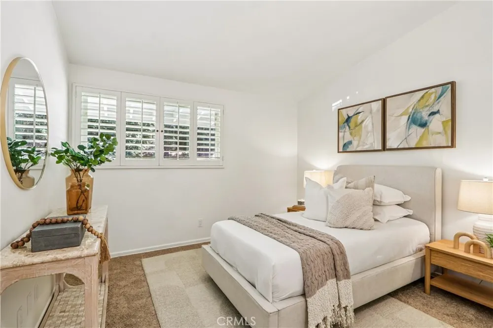 4548 La Granada Way La Canada Flintridge, CA 91011