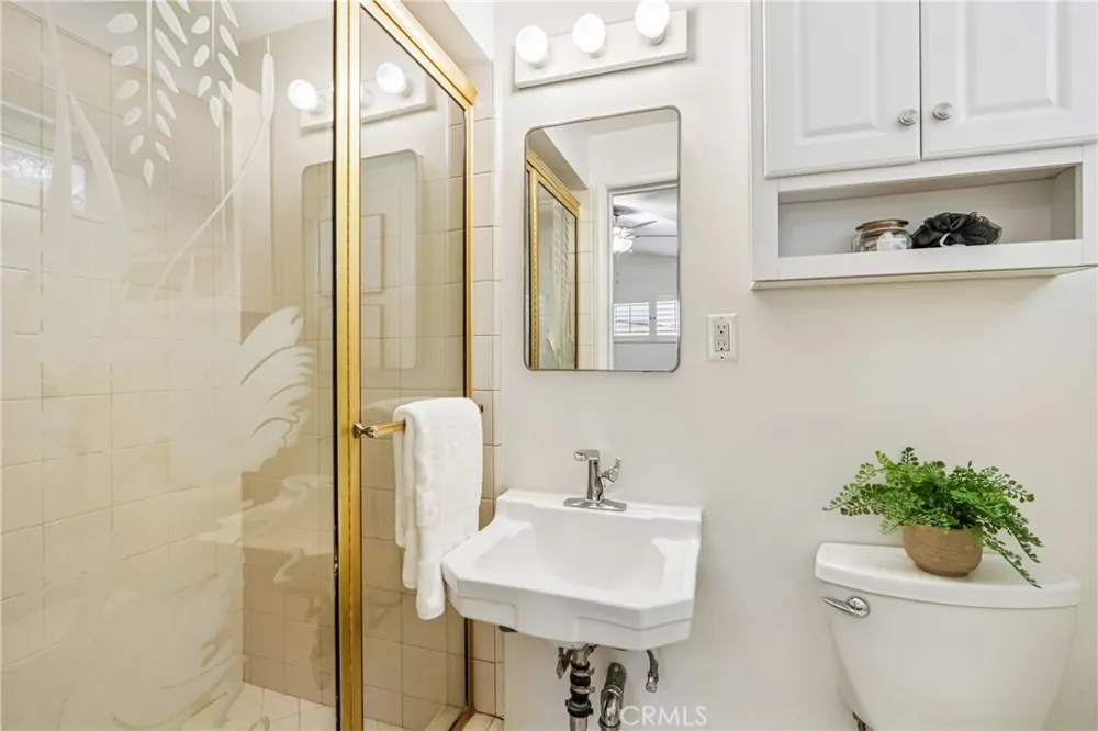 4548 La Granada Way La Canada Flintridge, CA 91011