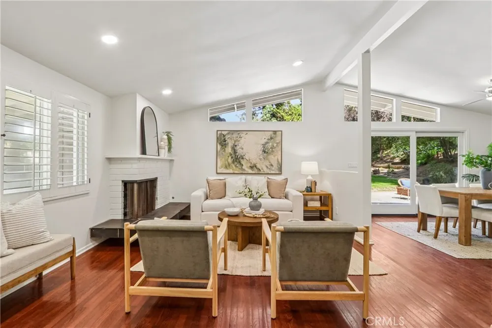 4548 La Granada Way La Canada Flintridge, CA 91011