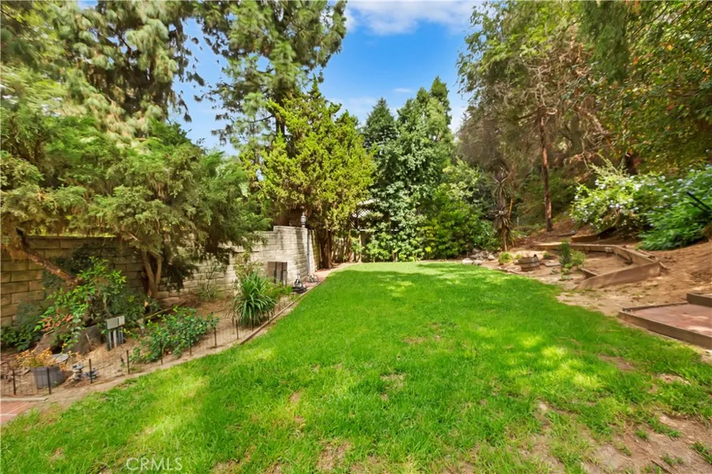 4548 La Granada Way La Canada Flintridge, CA 91011
