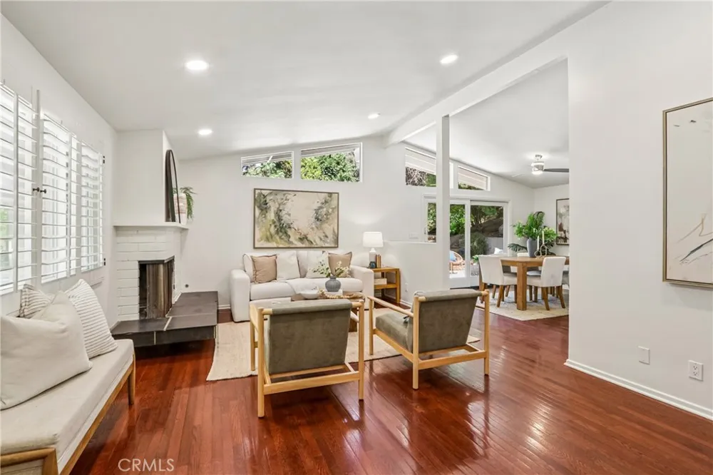 4548 La Granada Way La Canada Flintridge, CA 91011