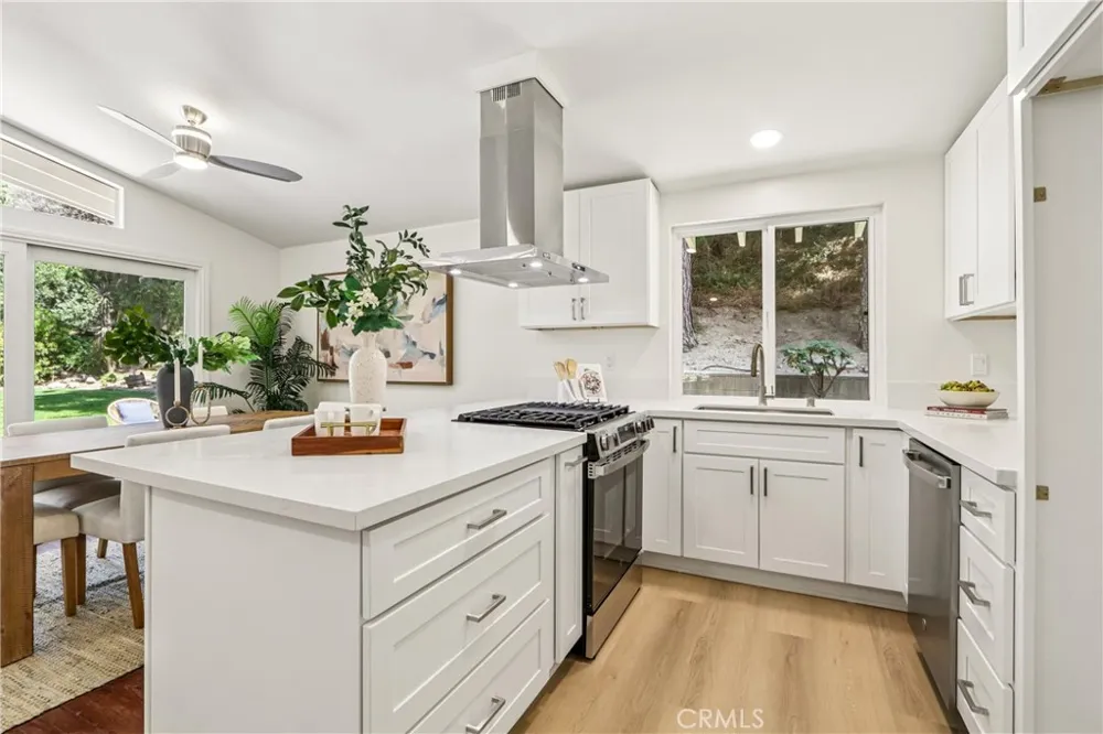 4548 La Granada Way La Canada Flintridge, CA 91011