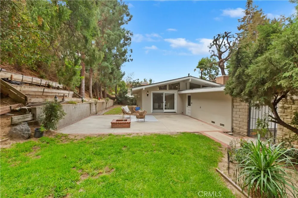 4548 La Granada Way La Canada Flintridge, CA 91011