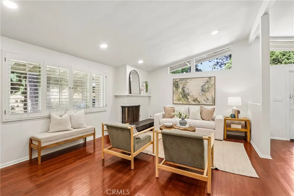 4548 La Granada Way La Canada Flintridge, CA 91011