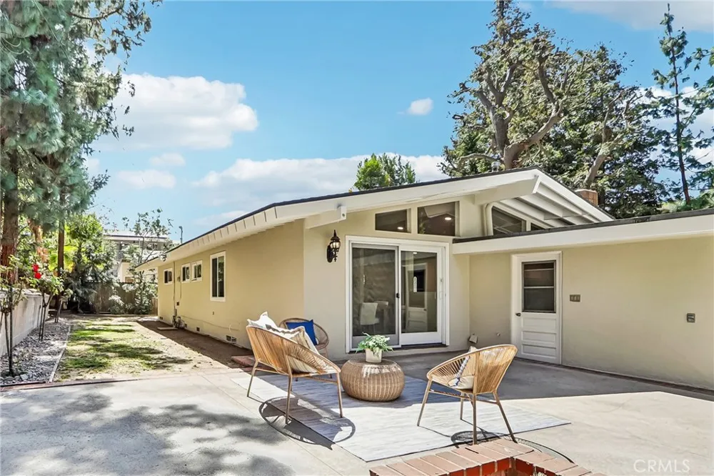 4548 La Granada Way La Canada Flintridge, CA 91011