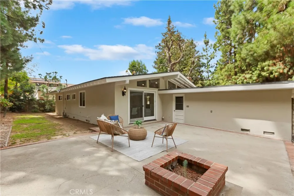 4548 La Granada Way La Canada Flintridge, CA 91011