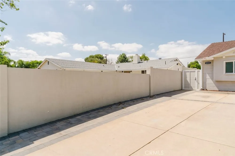 10405 Ruffner Avenue Granada Hills, CA 91344