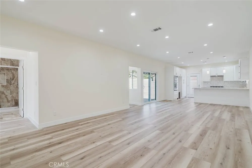 10405 Ruffner Avenue Granada Hills, CA 91344