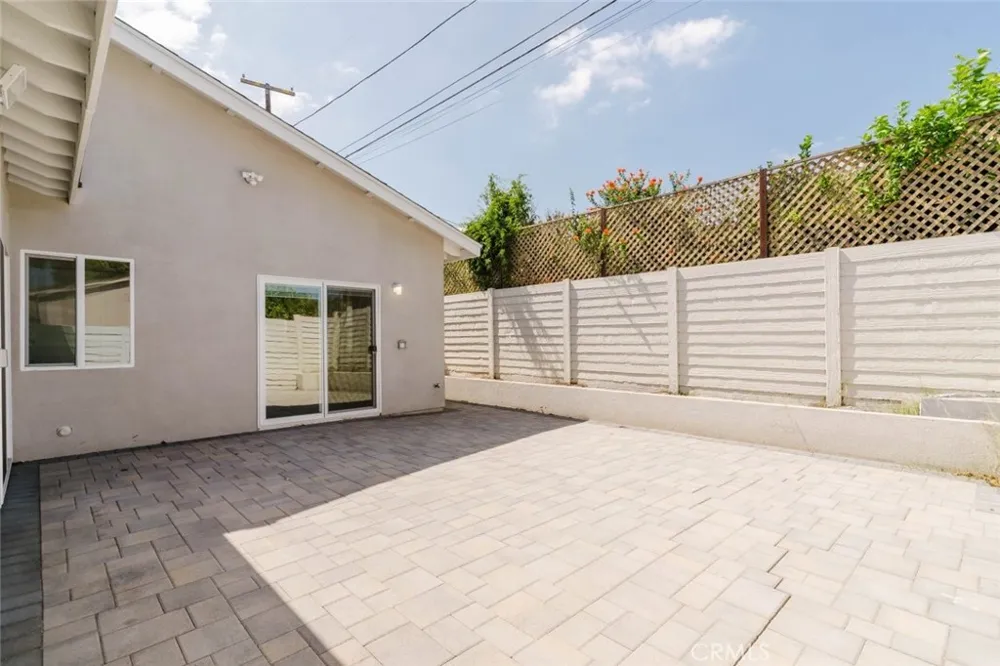 10405 Ruffner Avenue Granada Hills, CA 91344