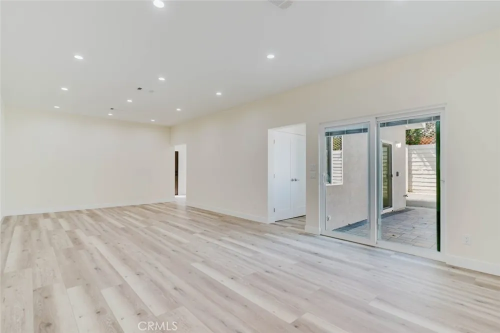 10405 Ruffner Avenue Granada Hills, CA 91344
