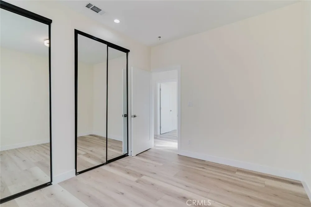 10405 Ruffner Avenue Granada Hills, CA 91344