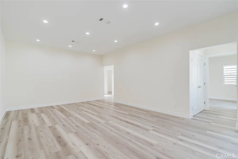 10405 Ruffner Avenue Granada Hills, CA 91344