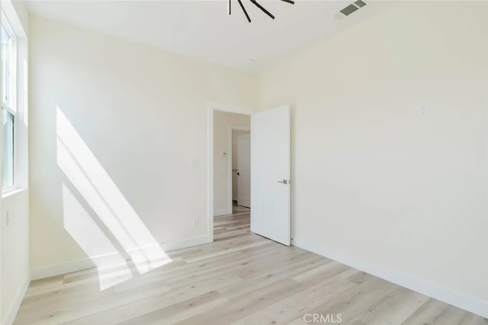 10405 Ruffner Avenue Granada Hills, CA 91344