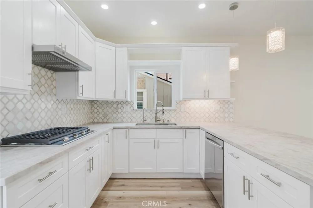 10405 Ruffner Avenue Granada Hills, CA 91344
