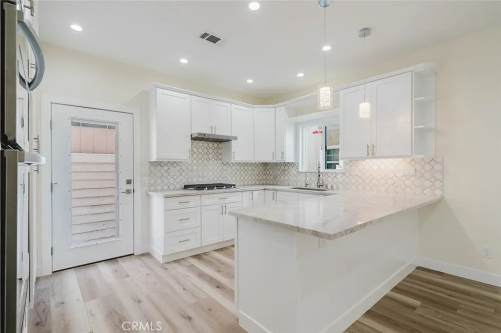 10405 Ruffner Avenue Granada Hills, CA 91344