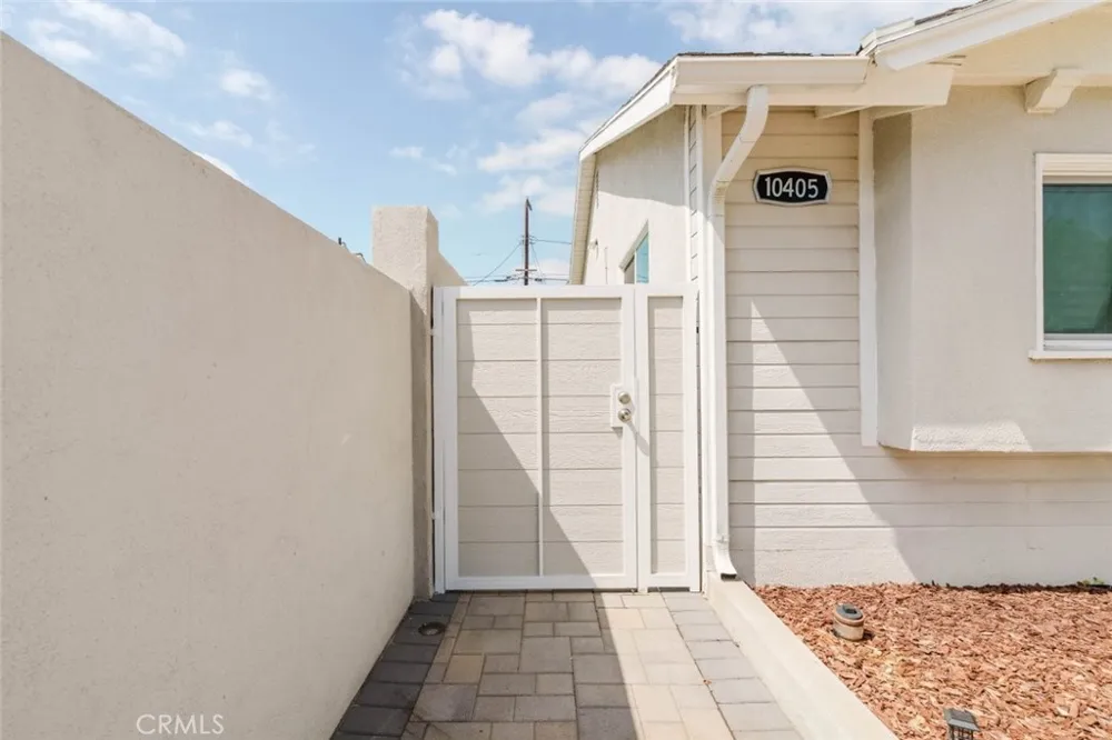 10405 Ruffner Avenue Granada Hills, CA 91344