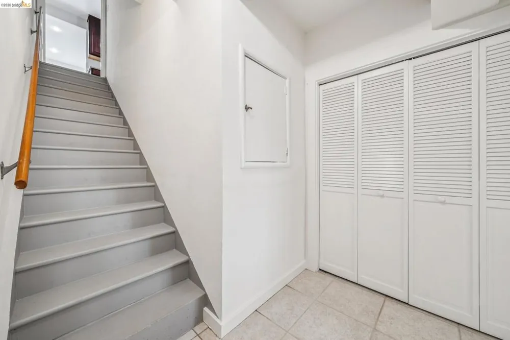 4737 Virginia Ave Oakland, CA 94619