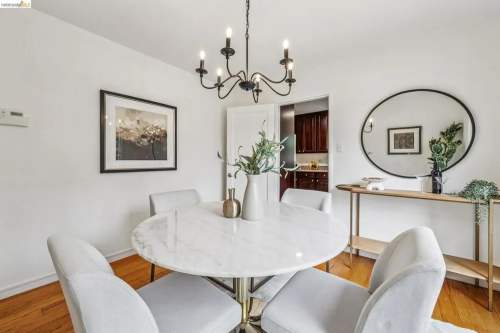 4737 Virginia Ave Oakland, CA 94619