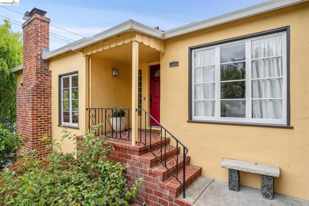 4737 Virginia Ave Oakland, CA 94619