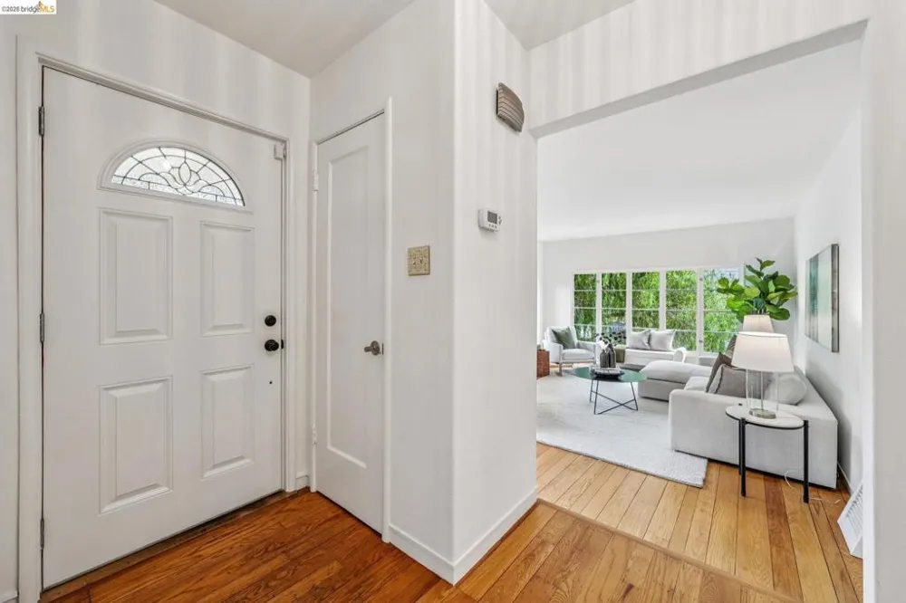 4737 Virginia Ave Oakland, CA 94619