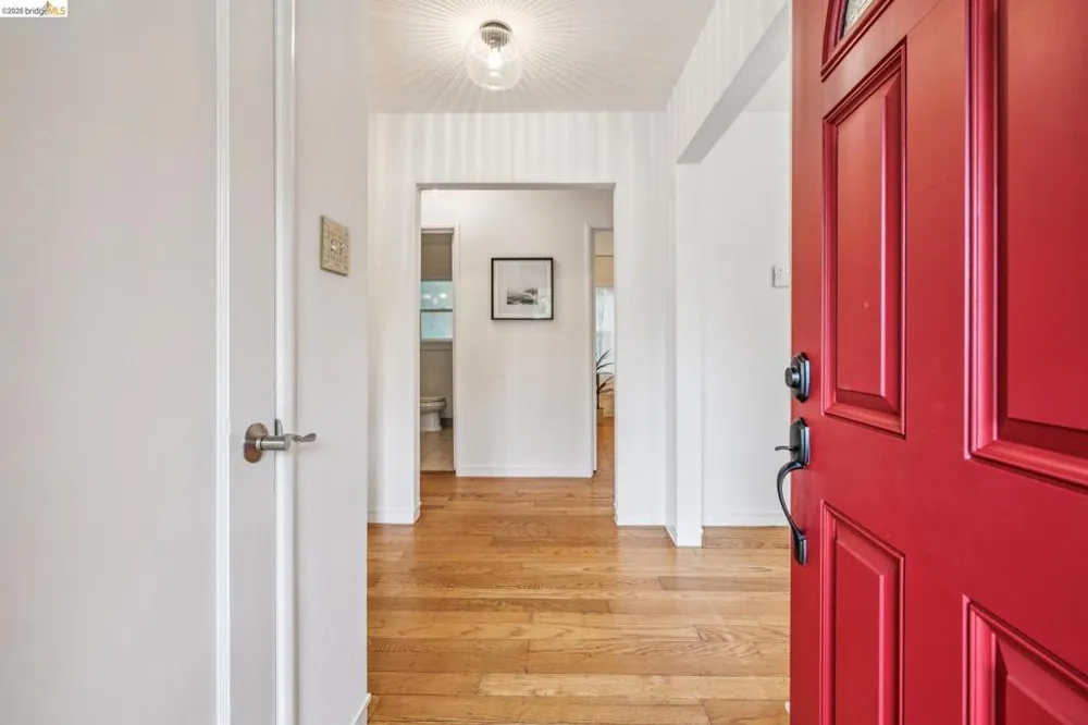 4737 Virginia Ave Oakland, CA 94619