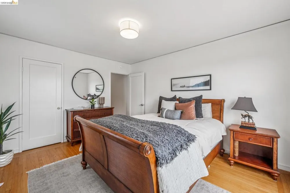 4737 Virginia Ave Oakland, CA 94619