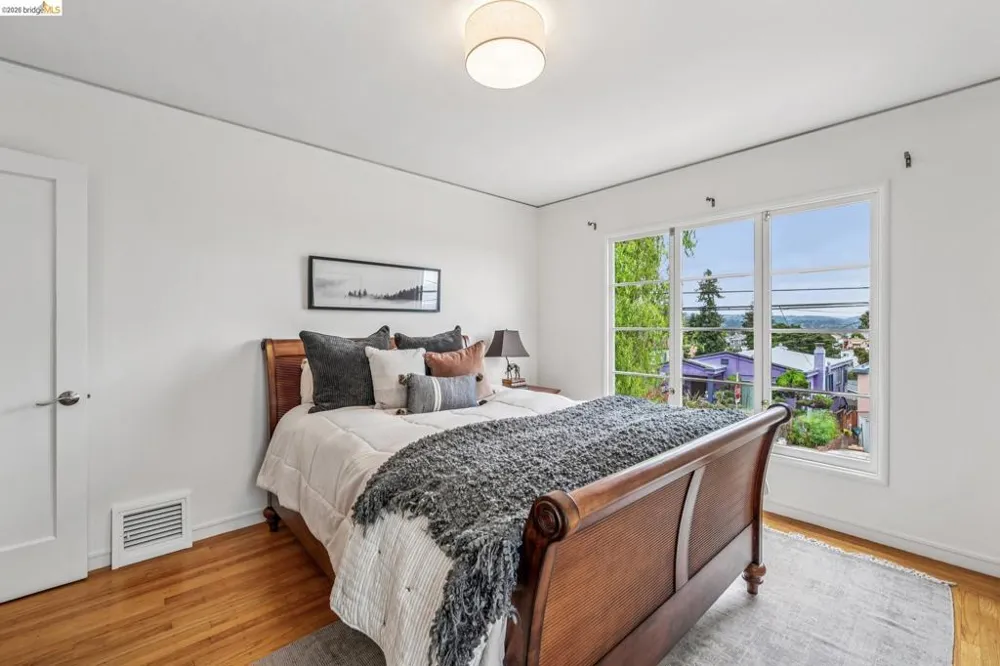 4737 Virginia Ave Oakland, CA 94619