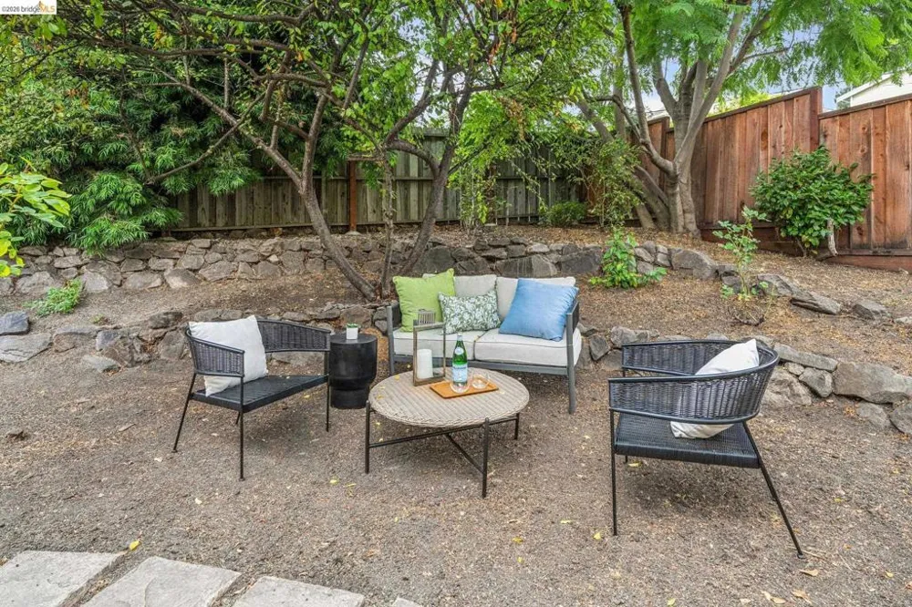 4737 Virginia Ave Oakland, CA 94619