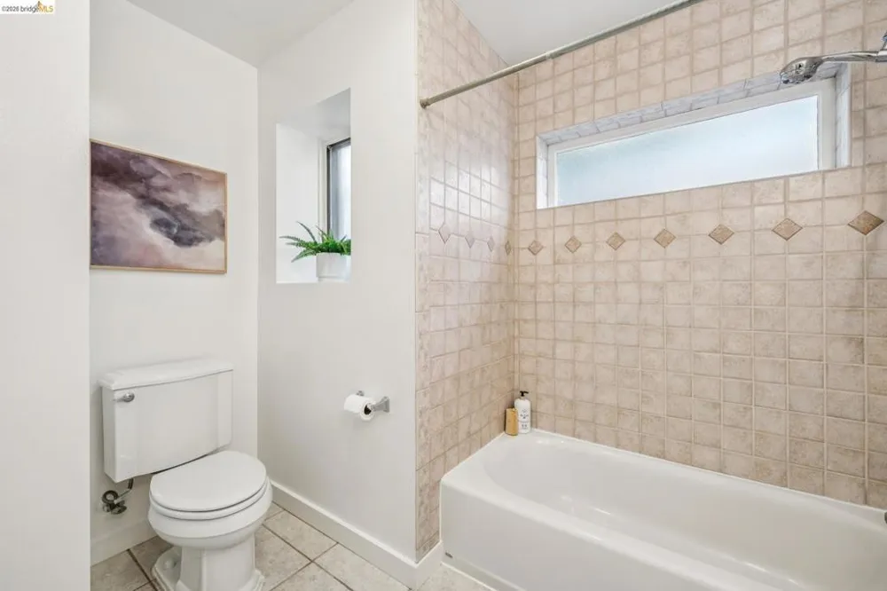4737 Virginia Ave Oakland, CA 94619