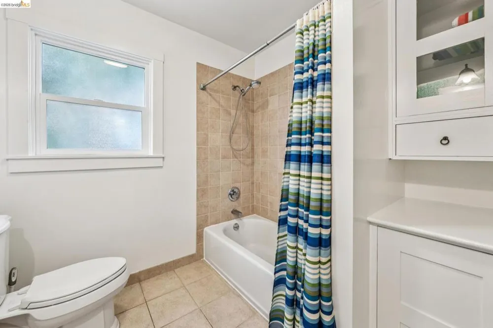 4737 Virginia Ave Oakland, CA 94619