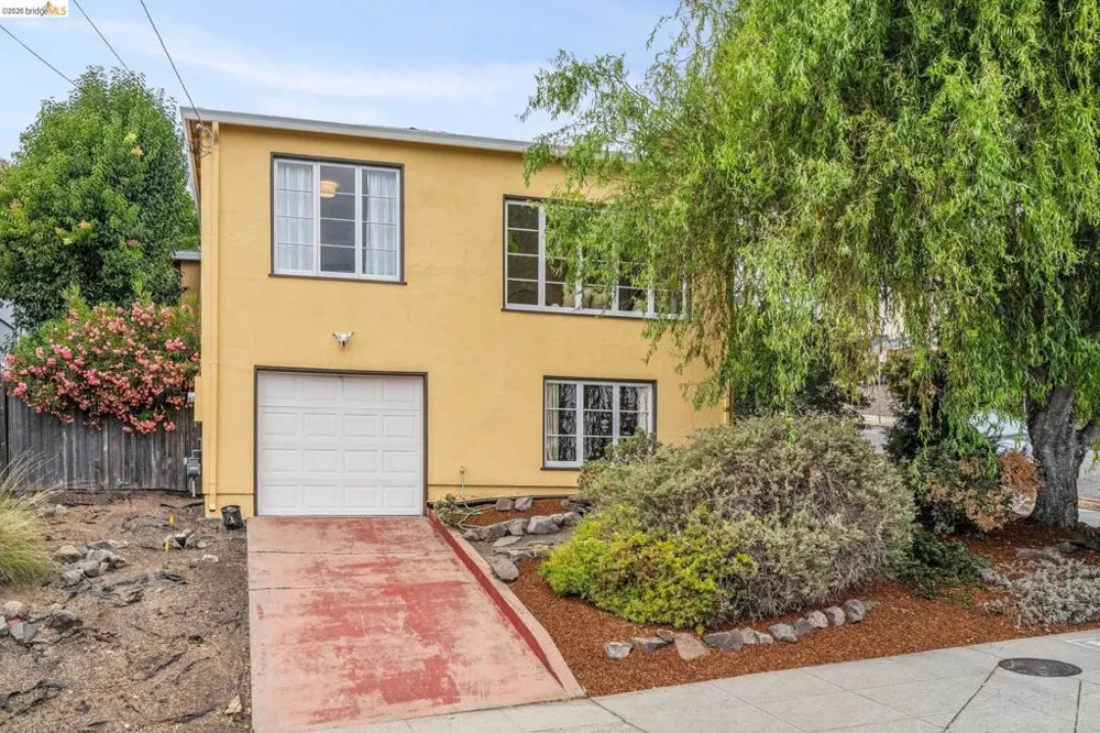 4737 Virginia Ave Oakland, CA 94619