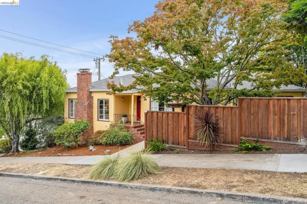 4737 Virginia Ave Oakland, CA 94619