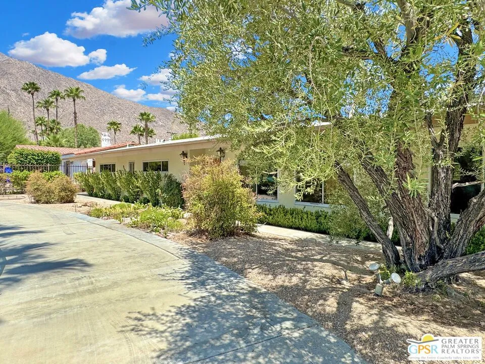 634 E Palo Verde Avenue Palm Springs, CA 92264