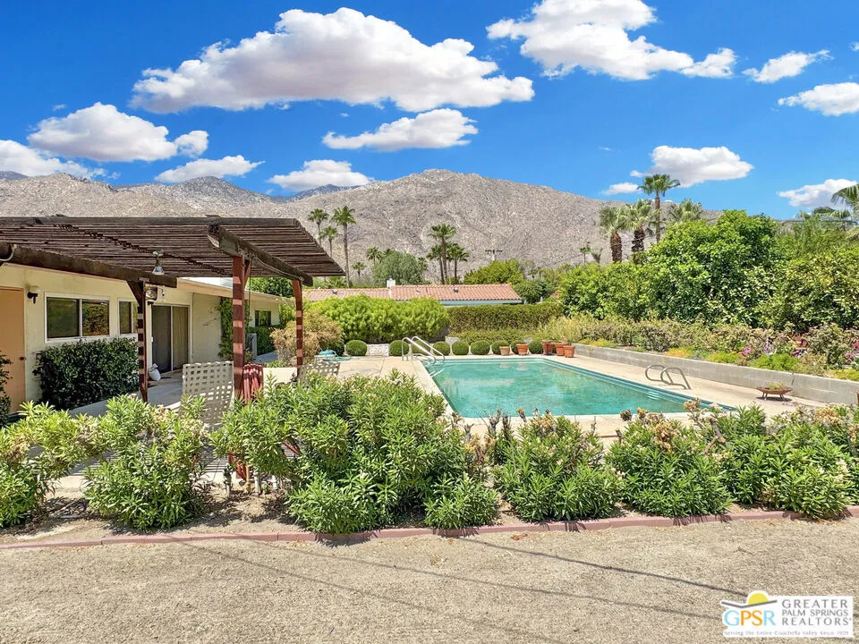 634 E Palo Verde Avenue Palm Springs, CA 92264