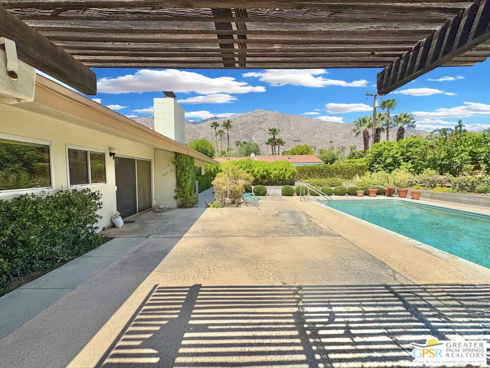 634 E Palo Verde Avenue Palm Springs, CA 92264