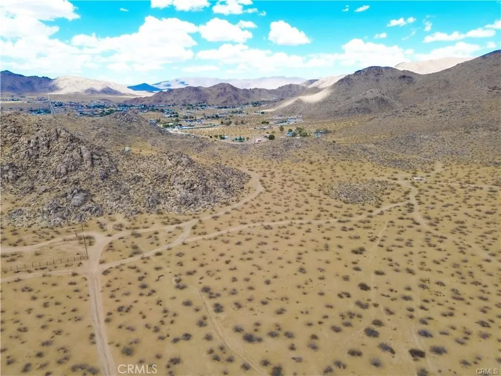 16 Laguna Seca Apple Valley, CA 92307
