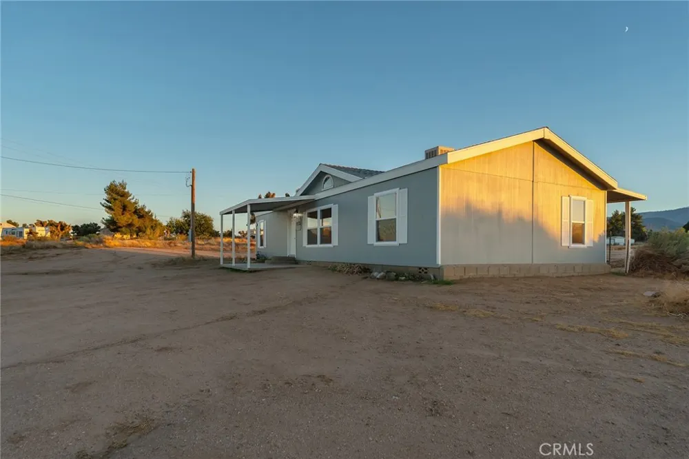9572 Smith Road Phelan, CA 92371