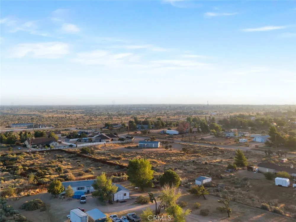 9572 Smith Road Phelan, CA 92371