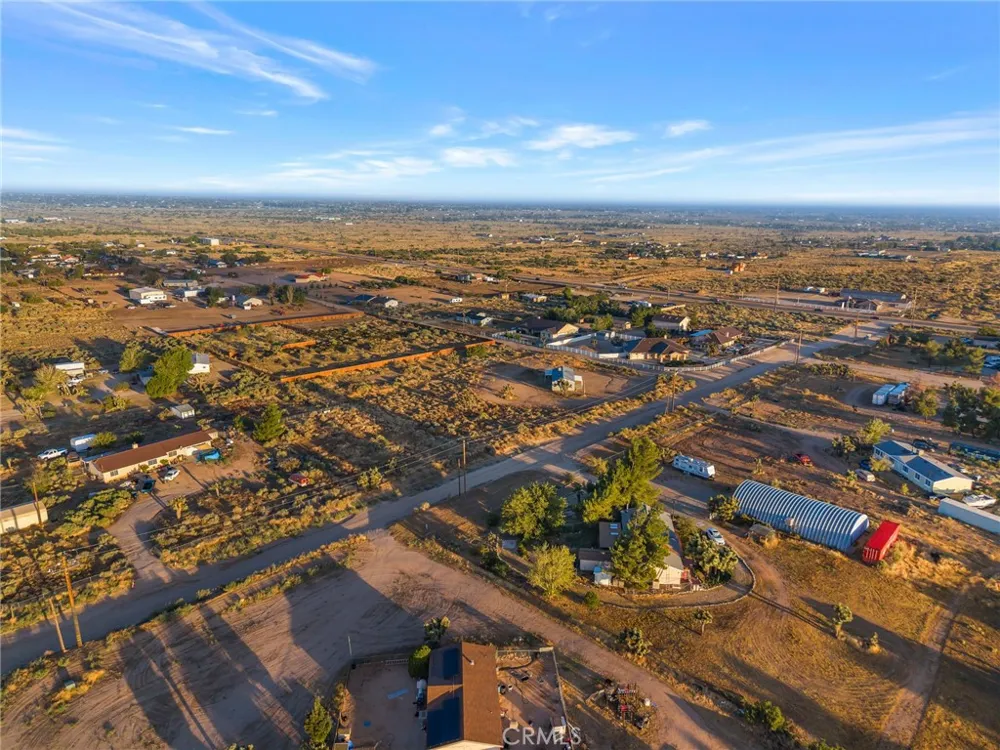 9572 Smith Road Phelan, CA 92371