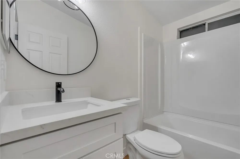 9572 Smith Road Phelan, CA 92371