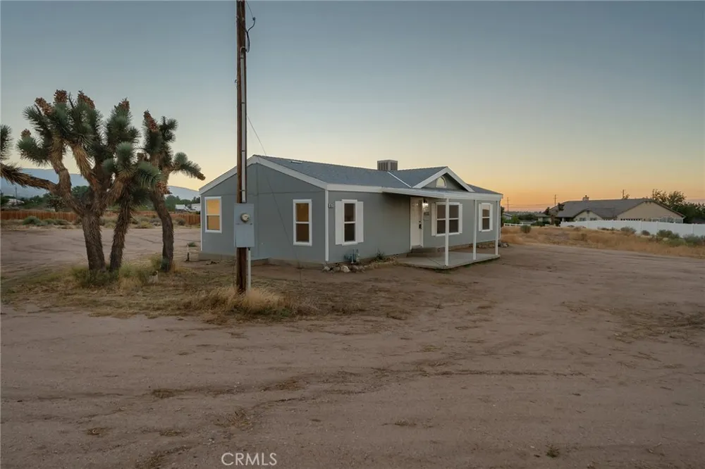 9572 Smith Road Phelan, CA 92371