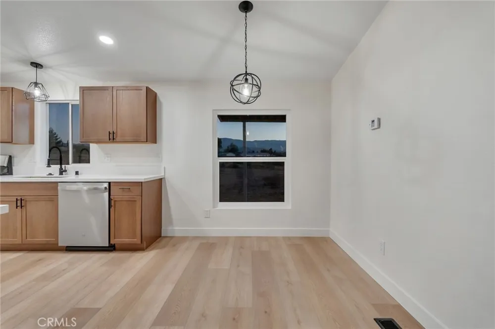 9572 Smith Road Phelan, CA 92371